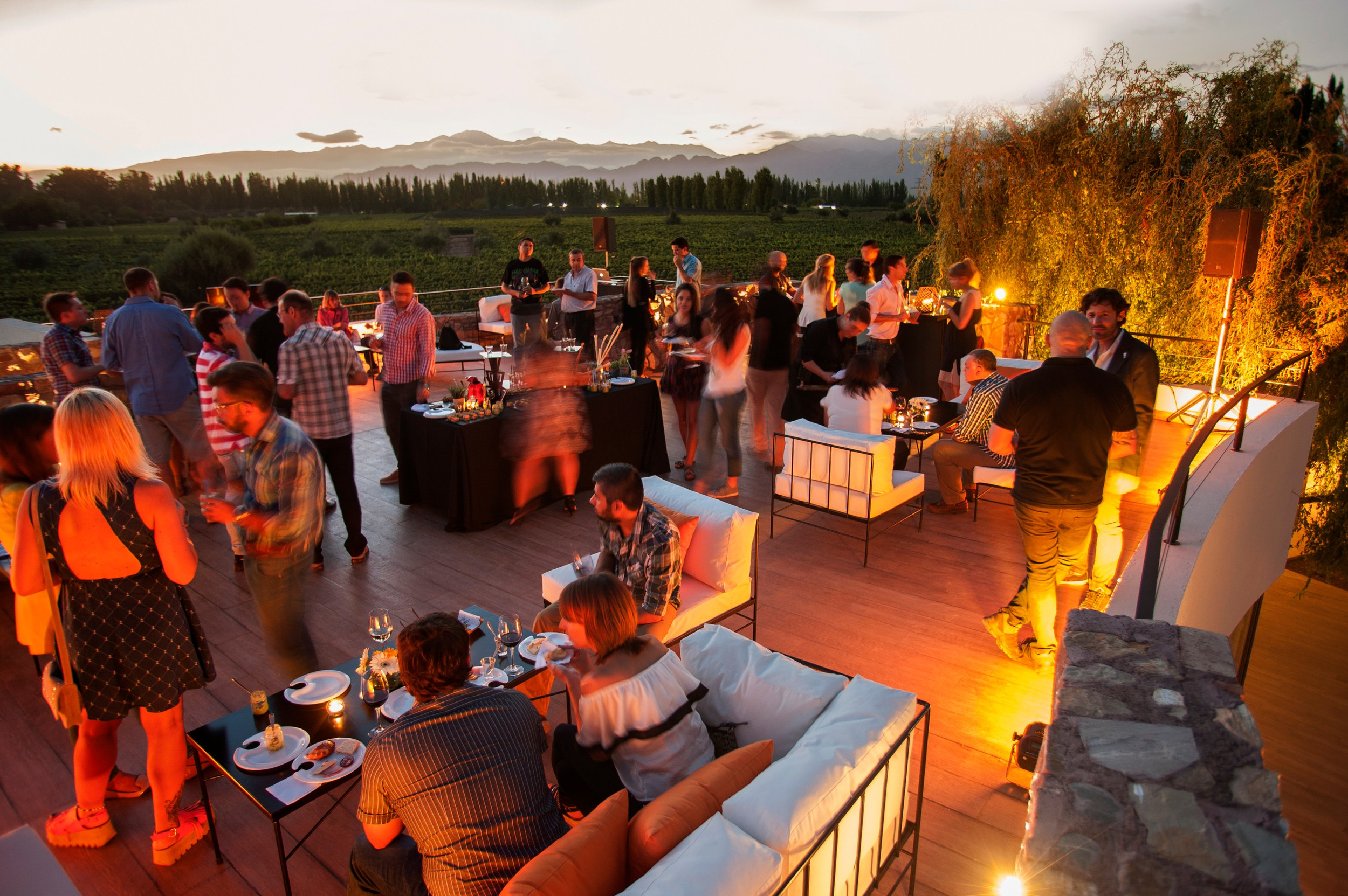 Evento sunset en Bodega Renacer